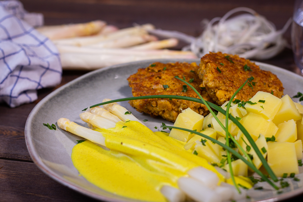 Weißer Spargel mit veganer Hollandaise - Perfektes Ostergericht - Essliebe